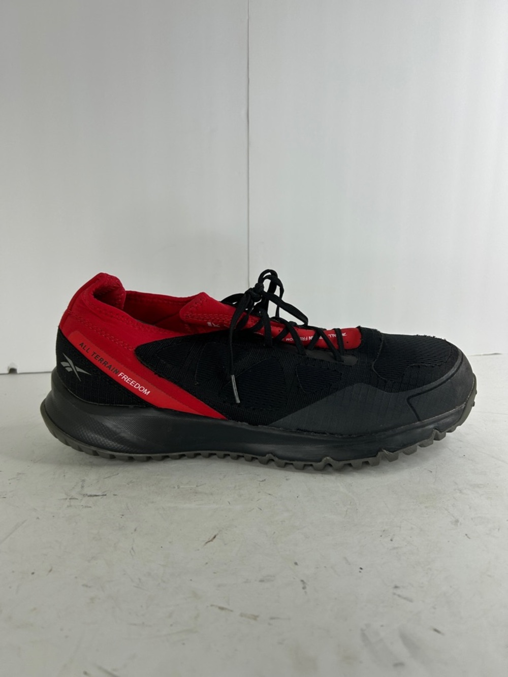 Reebok Men's Black and Red Trail Steel Toe Sneaker